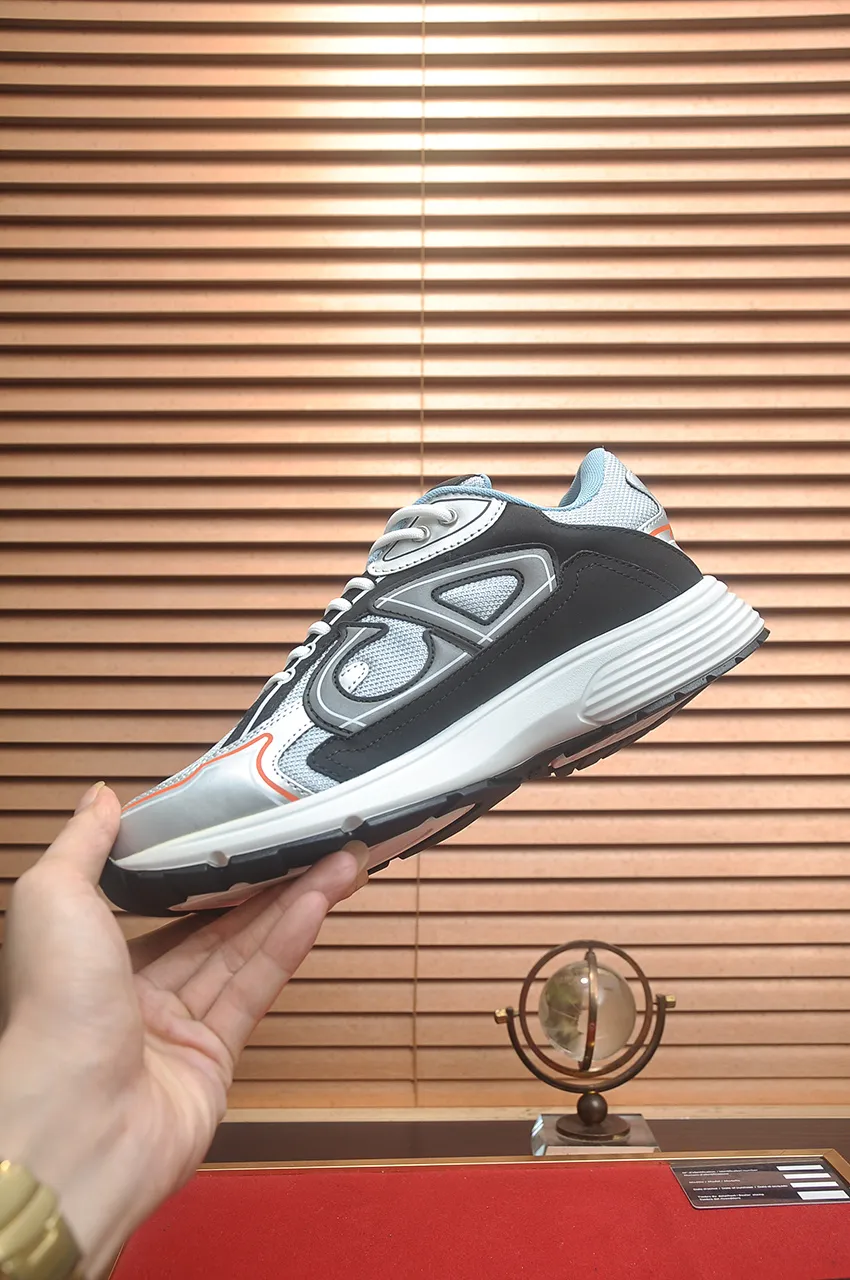 Men's men's shoes 💰: 500💶 (top original order) Brand: Dior (Dior) Standard code: Men's code 38-44 (45 customized) Grade: Same as the official website Material: Top original cowhide spliced ​​together Original wear-resistant and lightweight outsole Style category: Fashionable casual shoes Distinguished luxury brand elements top luxury Color: Actual picture color